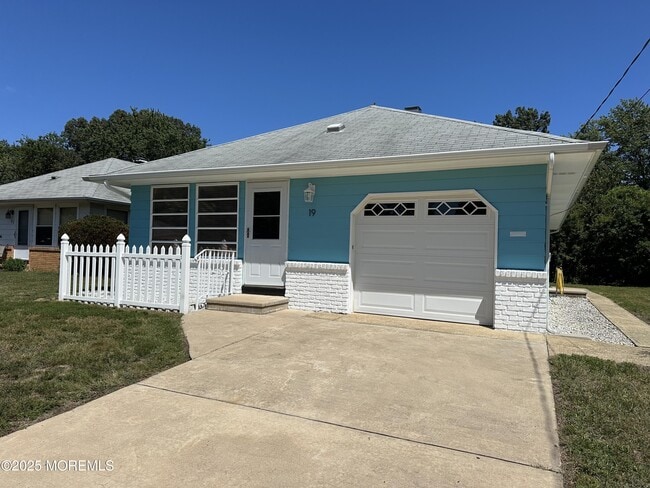 property at 19 Mt Blanc Ln