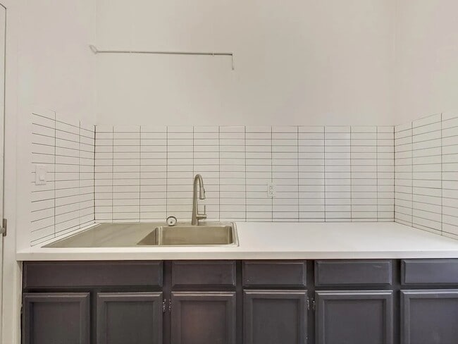 706 Kearny St in San Francisco, CA - Building Photo - Building Photo