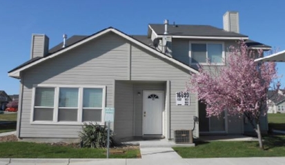 Pinehurst Townhomes in Nampa, ID - Building Photo