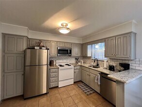 1337 S 11th St in Waco, TX - Building Photo - Building Photo