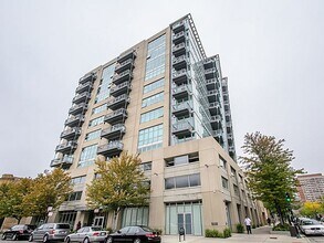 1000 W Leland Ave, Unit 9C in Chicago, IL - Building Photo - Building Photo