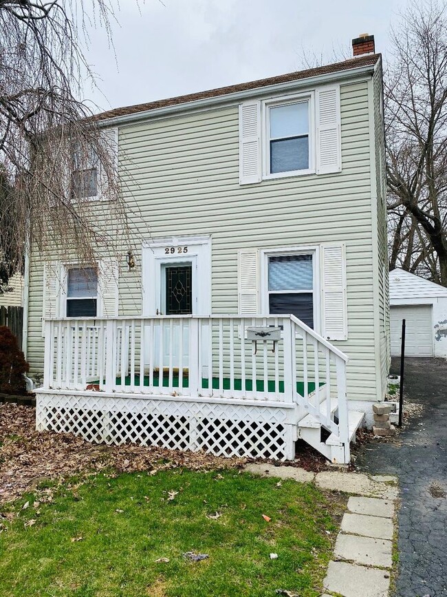 property at 2925 Norwood St