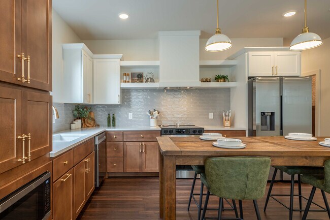 Owen Silos in Springfield, MO - Building Photo - Building Photo