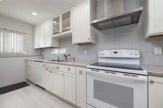 770 Island Way in Clearwater, FL - Building Photo - Building Photo