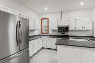39 Kent St, Unit 3 in Brookline, MA - Building Photo