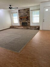 303 Lotus St in Lake Jackson, TX - Building Photo - Building Photo