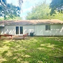 3107 Ridgewood Dr in Champaign, IL - Building Photo - Building Photo