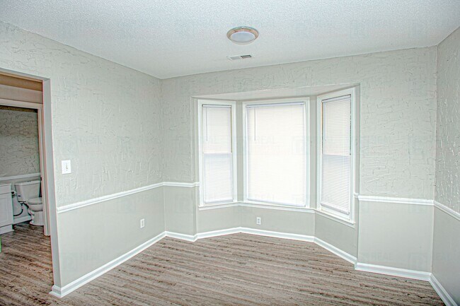519 Darby Glen Ln in Durham, NC - Building Photo - Building Photo