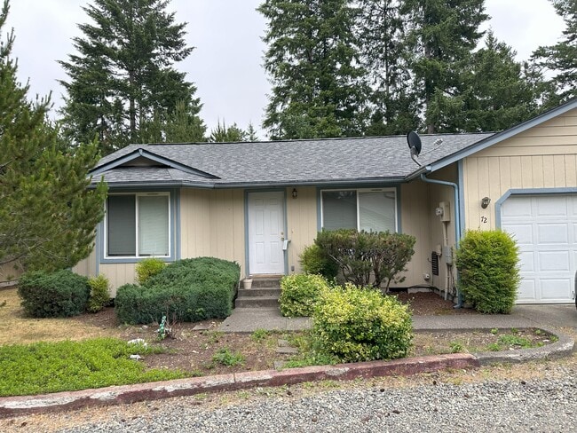 property at 90 E Pine Park Ln
