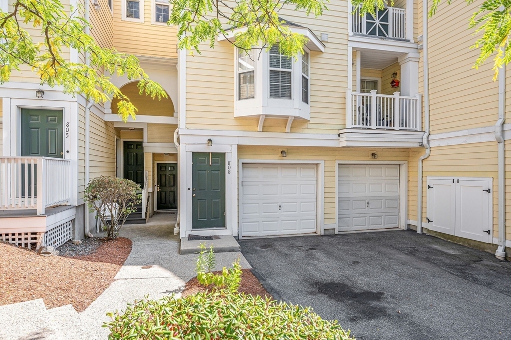 807 Gazebo Cir in Reading, MA - Building Photo