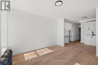 90 Carden St in Guelph, ON - Building Photo - Building Photo