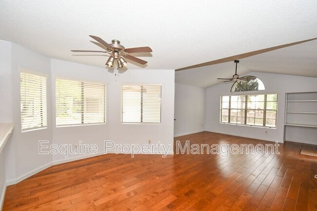 1115 Mission Verde Dr in Camarillo, CA - Building Photo - Building Photo