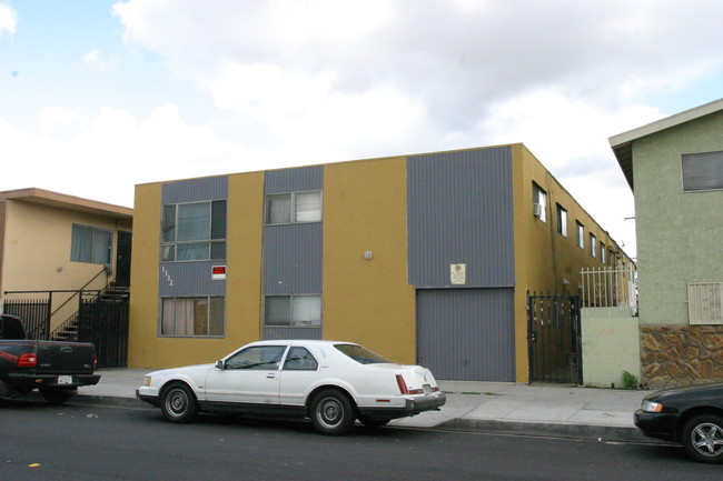 1332 Walnut Ave in Long Beach, CA - Building Photo - Building Photo