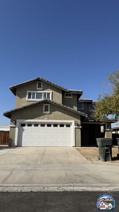 2385 Tucker Ct in Imperial, CA - Building Photo