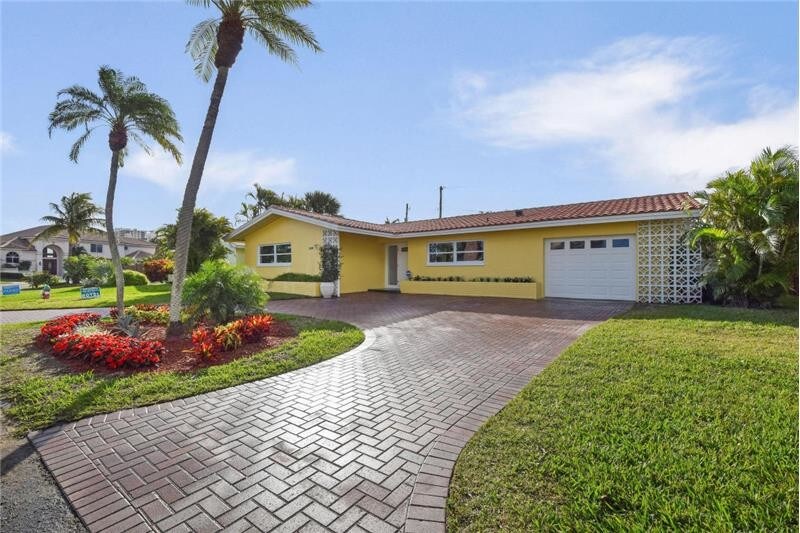 1111 Powell Dr in West Palm Beach, FL - Building Photo