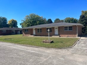 1203 W Centre St, Unit Canaan Place in Springfield, IL - Foto de edificio - Building Photo