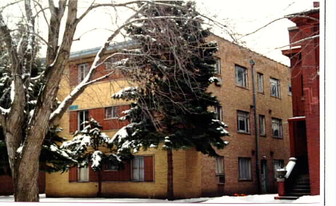 1427-1429 W Jarvis Ave Apartments