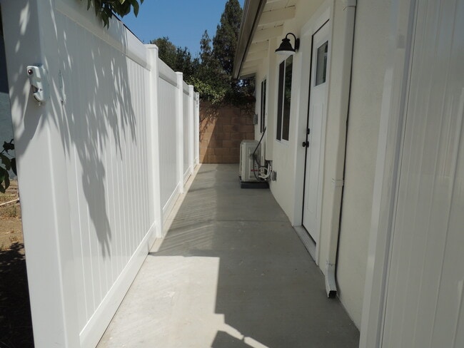 22851 Valerio St, Unit ADU Apartment in West Hills, CA - Building Photo - Building Photo