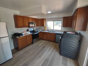 646 N 2000 E-Unit -Bedroom 2 in Saint George, UT - Building Photo - Building Photo