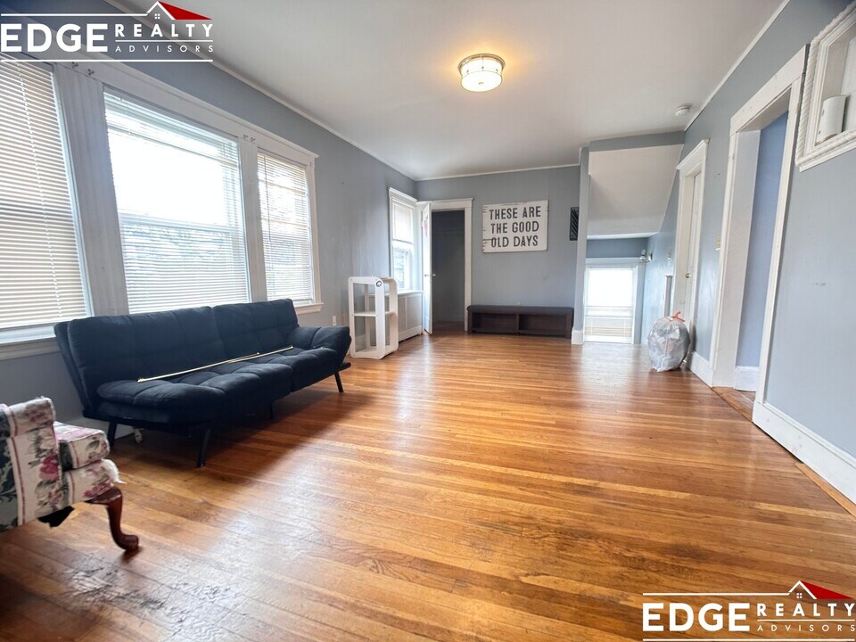 24 Priscilla Rd, Unit 2 in Boston, MA - Building Photo