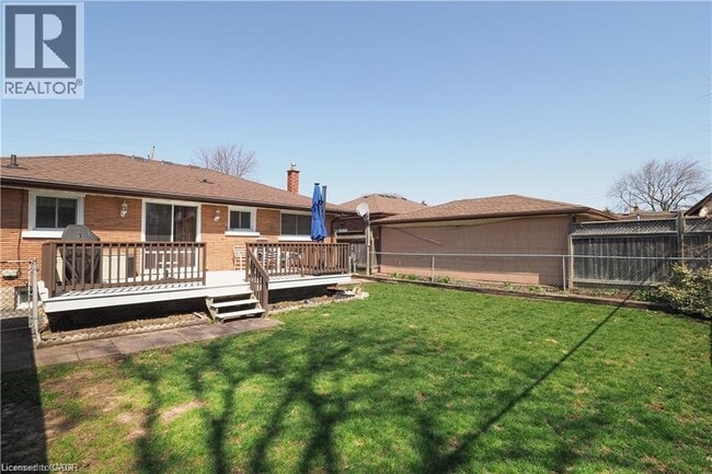 25 Munroe St in Kitchener, ON - Building Photo - Building Photo