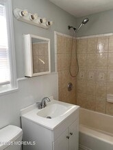 20 Oldfield Pl in Red Bank, NJ - Building Photo - Building Photo