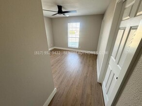 904 Potomac Dr in Lancaster, TX - Building Photo - Building Photo