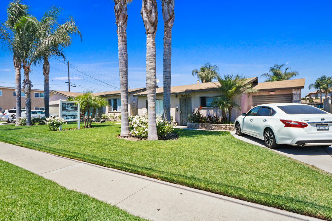 Washburn Villas in Downey, CA - Foto de edificio