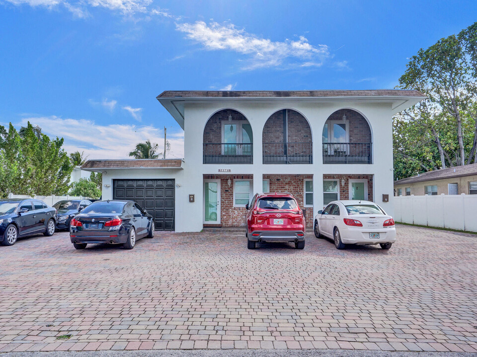 2270 SW 46th Ct in Dania Beach, FL - Foto de edificio