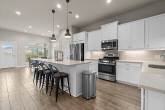 248 Crest Edge St in Montgomery, TX - Building Photo - Building Photo