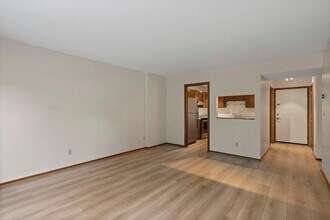 210 W Grant St in Minneapolis, MN - Building Photo - Building Photo