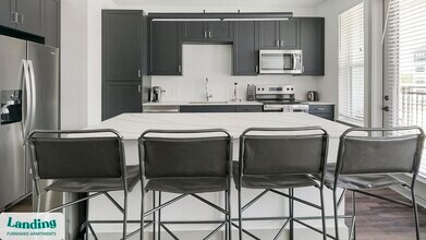 91 Jensen Dr, Unit 5219 in Houston, TX - Building Photo - Building Photo