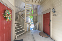 Smoketree Condominiums in Pleasanton, CA - Foto de edificio - Building Photo