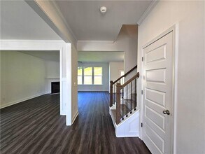 7313 Yewtree Dr in Flowery Branch, GA - Building Photo - Building Photo