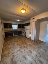 1142 Landmark Ln in Casselberry, FL - Foto de edificio - Building Photo