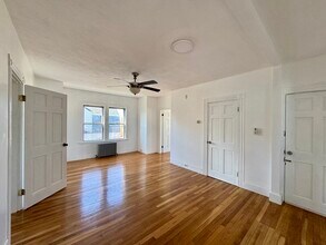 33 Hollis Ave in Quincy, MA - Building Photo - Building Photo