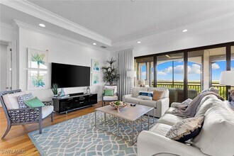 4761 Via Del Corso Ln in Bonita Springs, FL - Foto de edificio - Building Photo