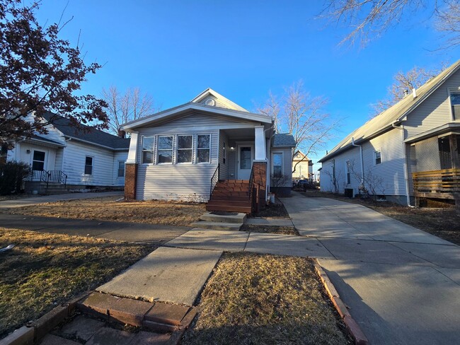 710 E Olive St in Bloomington, IL - Building Photo - Building Photo