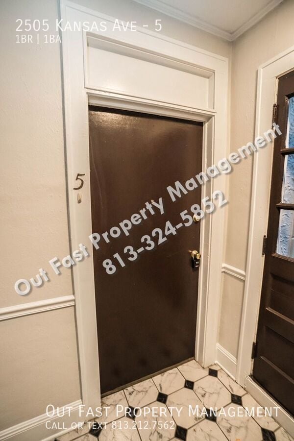 2505 W Kansas Ave in Tampa, FL - Foto de edificio - Building Photo