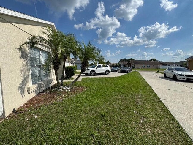 property at 913 Battery Pointe Dr