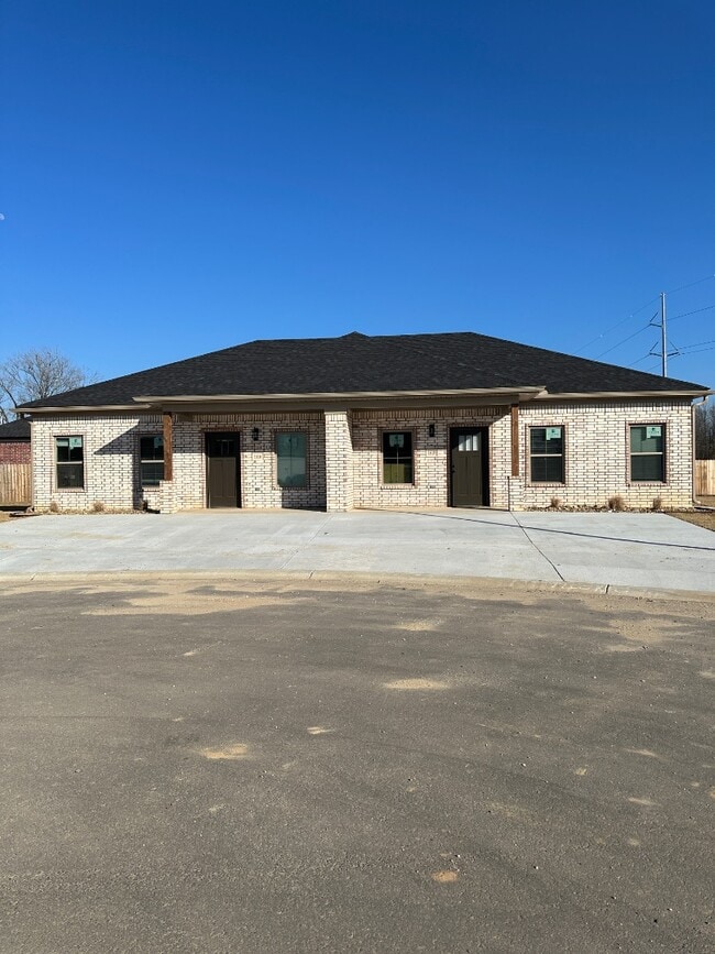 property at 1616 Crosswood Ct