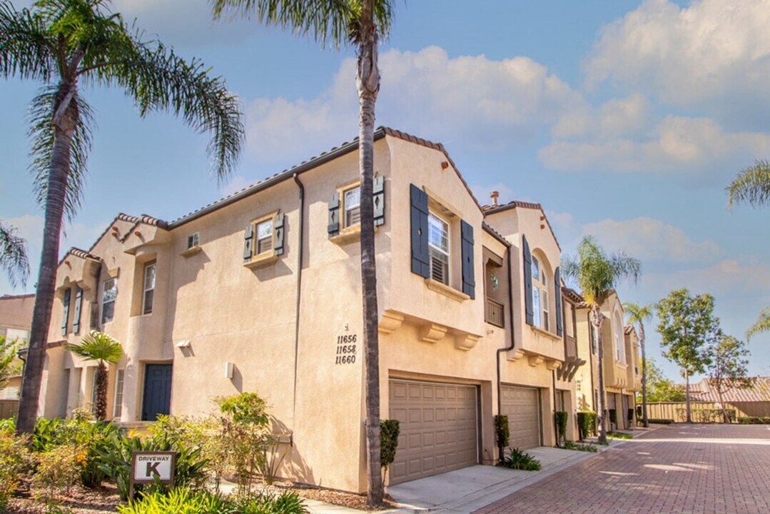 11656 Miro Cir in San Diego, CA - Building Photo