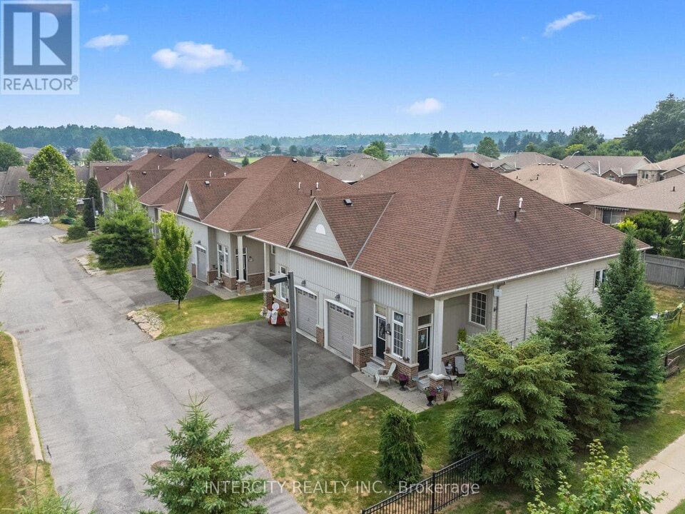 410 Queen St S in Simcoe, ON - Building Photo