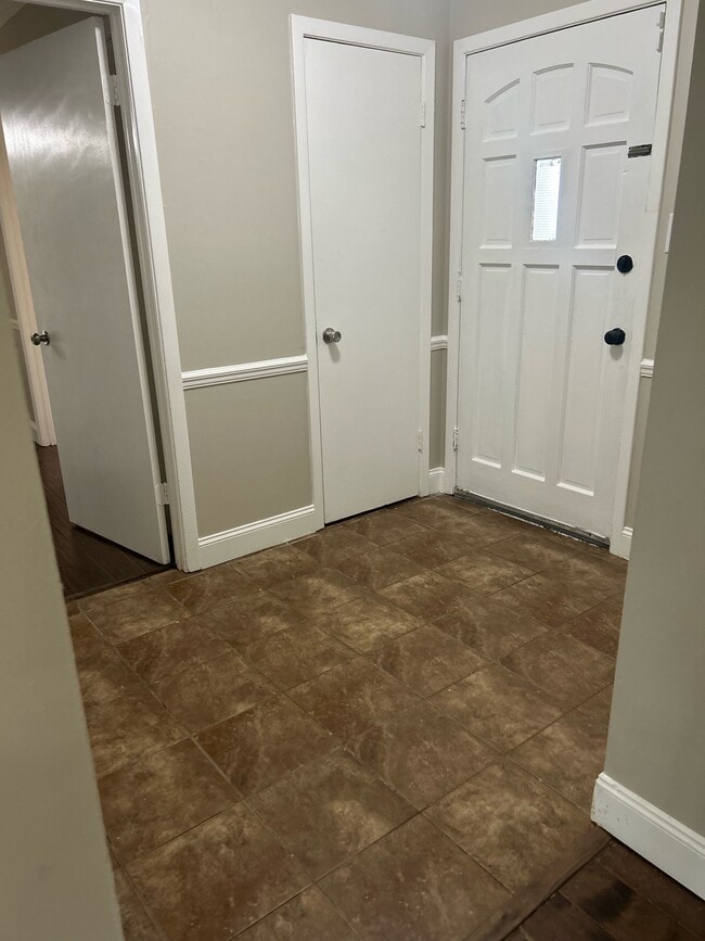 2302 Crestwood Dr in Tupelo, MS - Building Photo - Building Photo