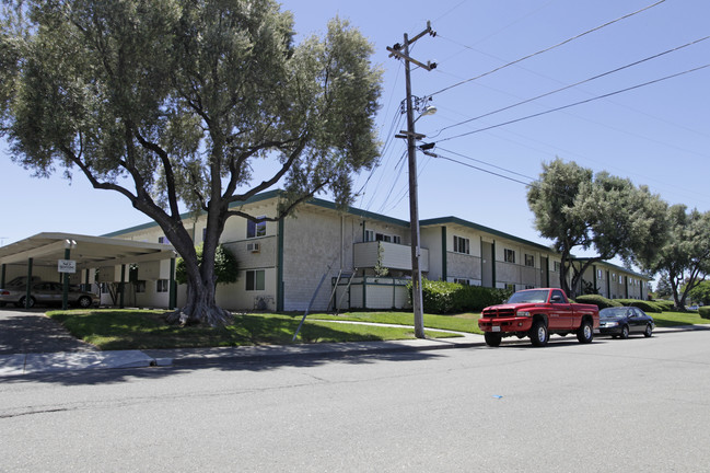 Newport Apartments in Livermore, CA - Foto de edificio - Building Photo