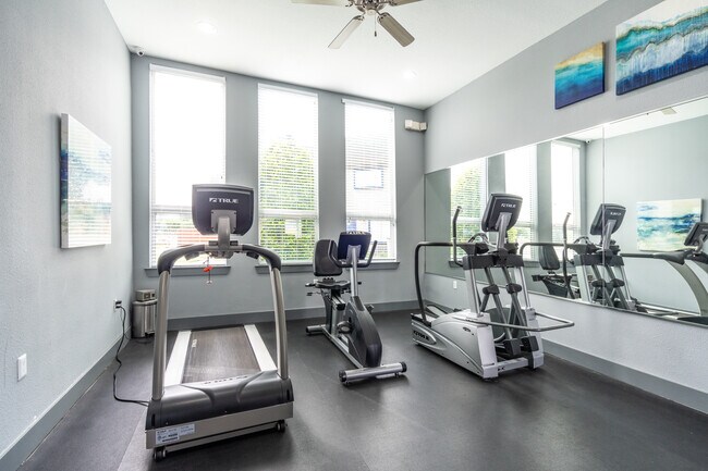 Harbour Point Apartments photo'