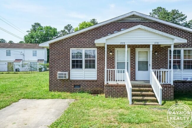 property at 1721-1723 Windsor Dr