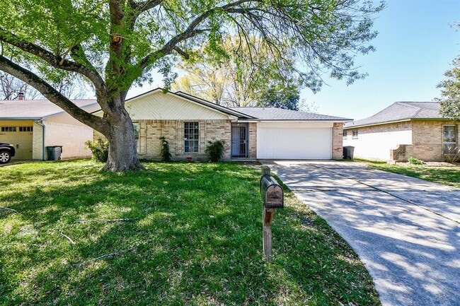 property at 11823 Hallowing Point Rd