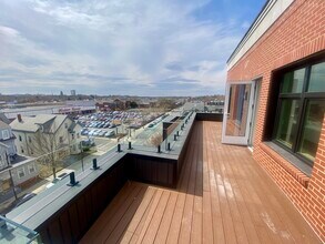 379       Somerville Ave in Somerville, MA - Building Photo - Building Photo