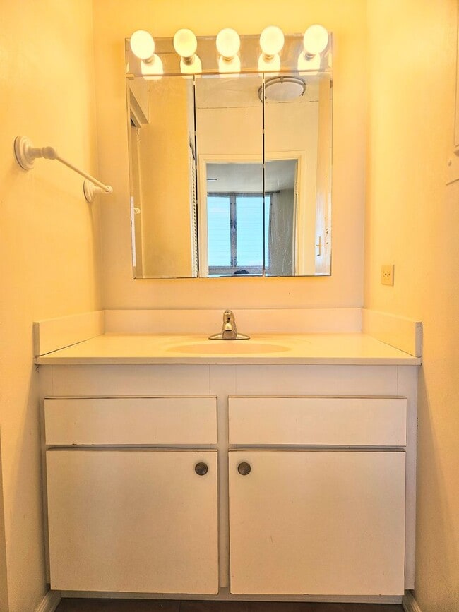 1624 Dole St in Honolulu, HI - Building Photo - Building Photo